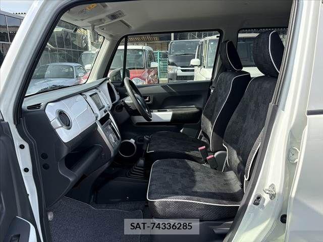 Suzuki HUSTLER 2016-01 8314819-18