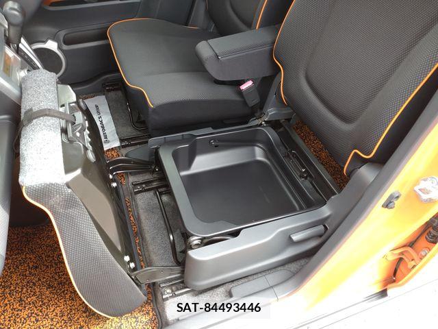 Suzuki HUSTLER 2014-08 6683812-26