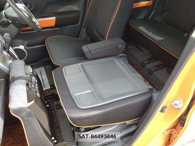 Suzuki HUSTLER 2014-08 6683812-27