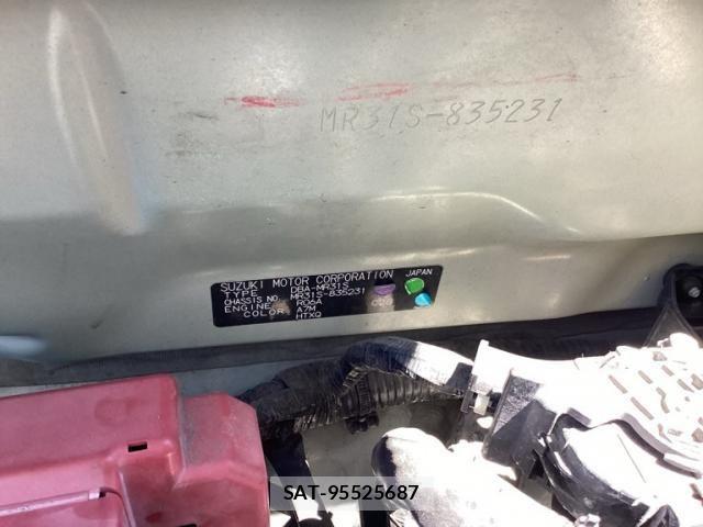 Suzuki HUSTLER 2015-02 7251089-8