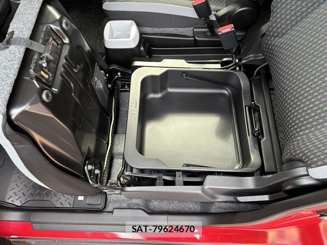Suzuki HUSTLER 2020-03 8036019-24