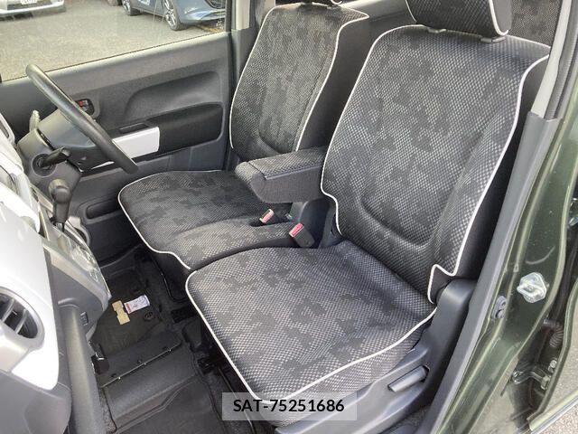 Suzuki HUSTLER 2017-04 8230370-16