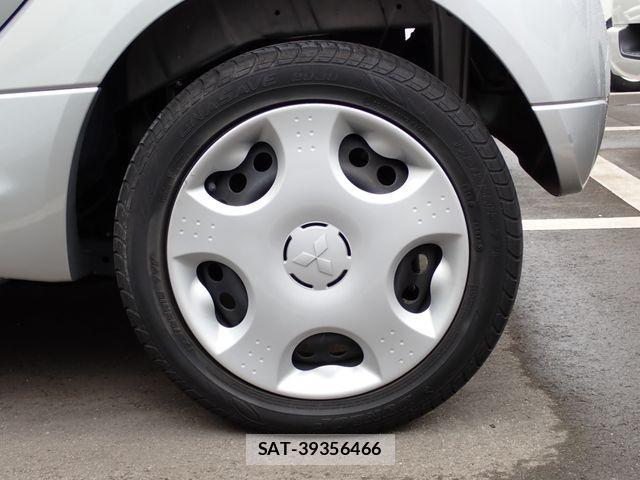 Mitsubishi I-MIEV 2019-10 1211076-17