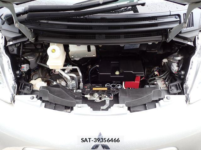 Mitsubishi I-MIEV 2019-10 1211076-18