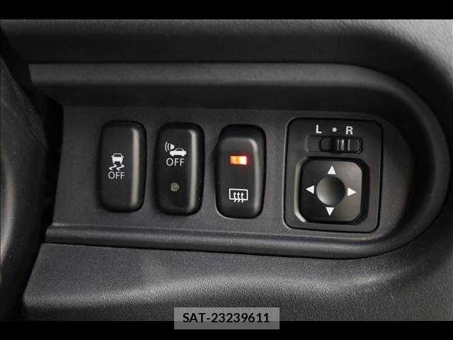 Mitsubishi I-MIEV 2013-04 7020633-6