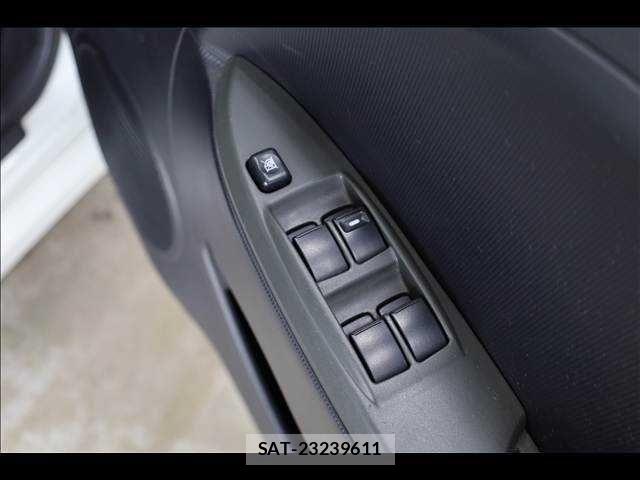 Mitsubishi I-MIEV 2013-04 7020633-7