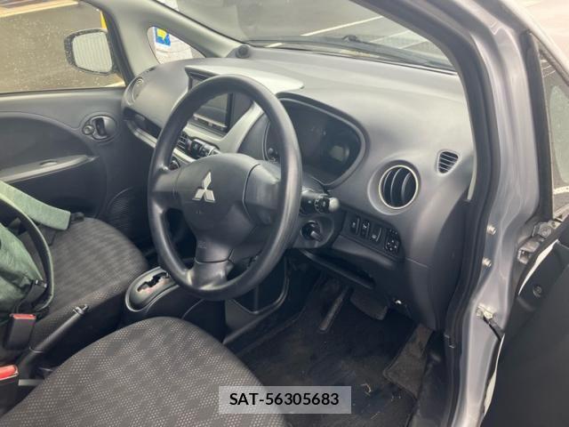 Mitsubishi I-MIEV 2015-10 8829535-5