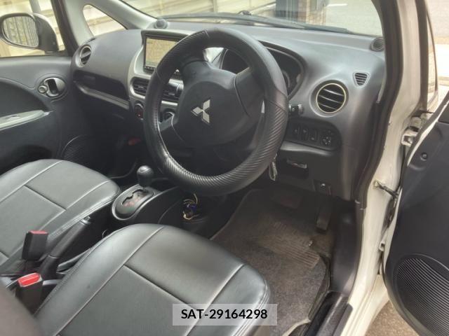 Mitsubishi I-MIEV 2013-01 8207936-16