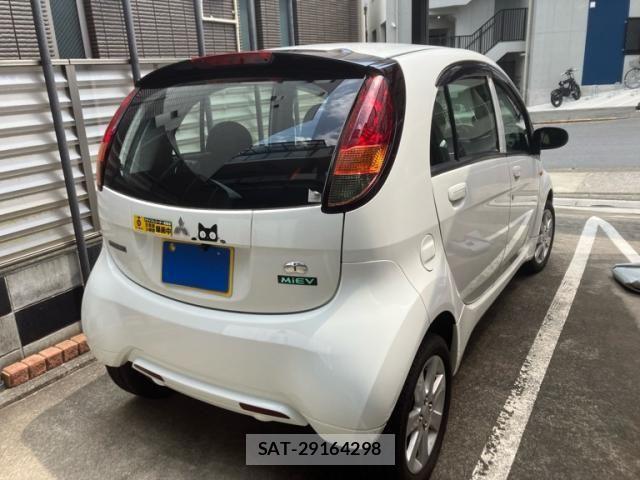 Mitsubishi I-MIEV 2013-01 8207936-4