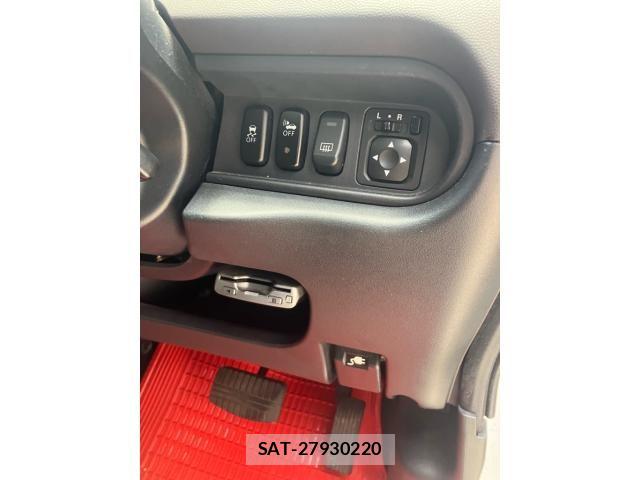 Mitsubishi I-MIEV 2012-05 8207937-16