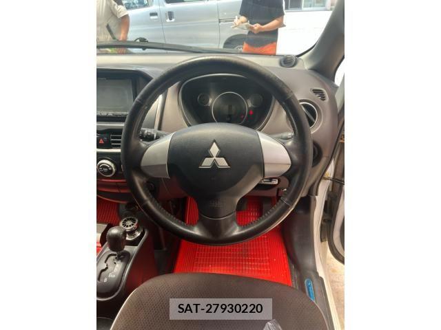 Mitsubishi I-MIEV 2012-05 8207937-17