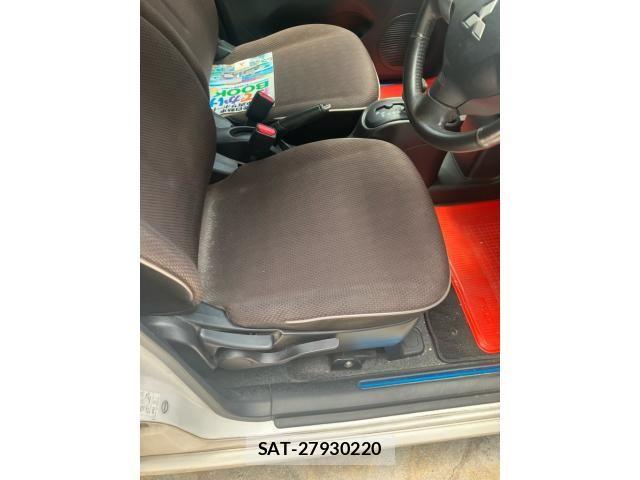 Mitsubishi I-MIEV 2012-05 8207937-18