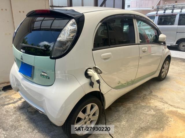 Mitsubishi I-MIEV 2012-05 8207937-3