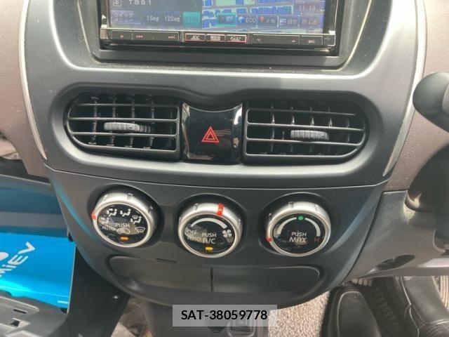 Mitsubishi I-MIEV 2012-05 8230382-22