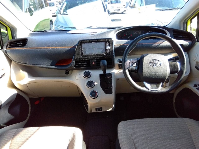 Toyota SIENTA 2019 696864-2