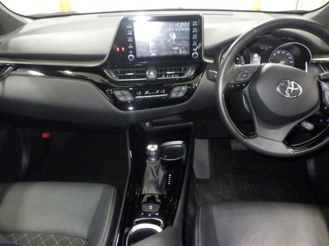 Toyota C-HR 2022 1230683-2