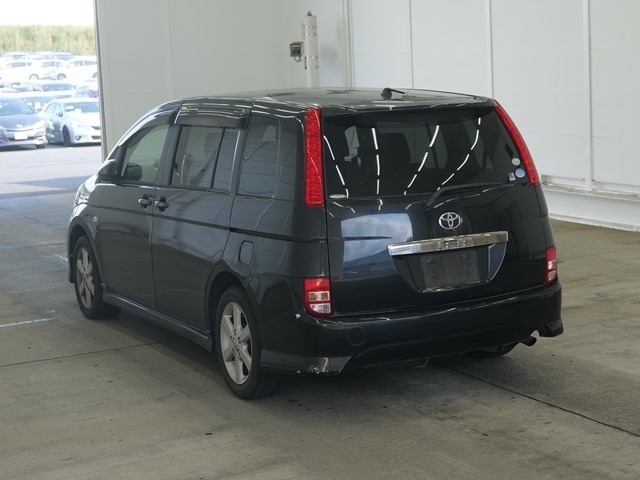 Toyota ISIS 2006 6927939-1