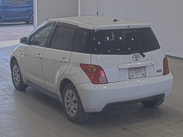 Toyota IST 2003 6935673-1