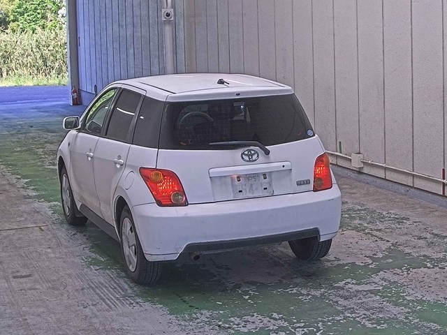 Toyota IST 2005 6935719-1