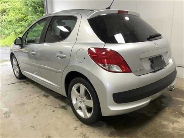 Peugeot 207 2010 6964948-1