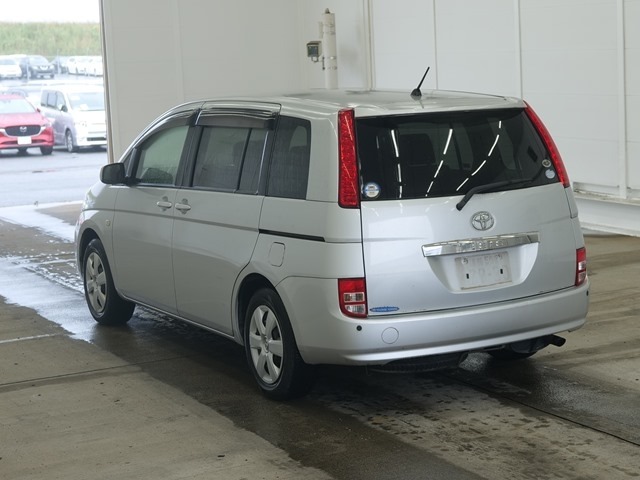 Toyota ISIS 2006 6969874-1