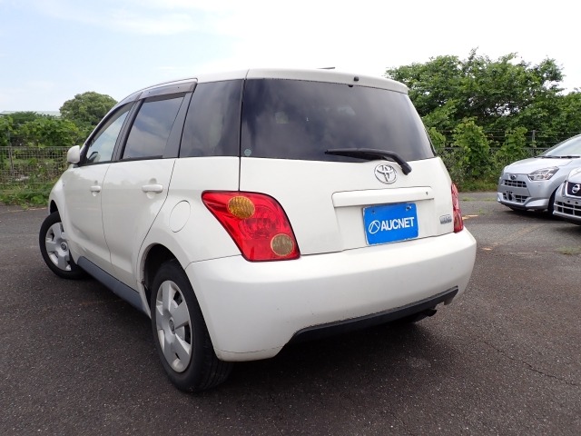Toyota IST 2003 7001629-1