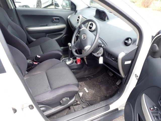 Toyota IST 2003 7001629-2