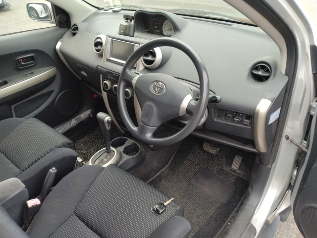Toyota IST 2004 7040916-1