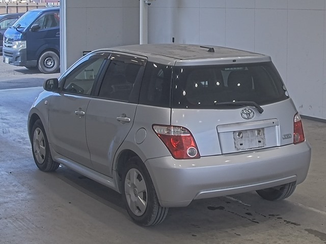 Toyota IST 2007 7111958-1