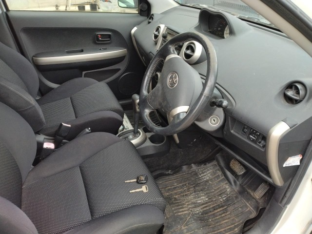 Toyota IST 2004 7163824-1