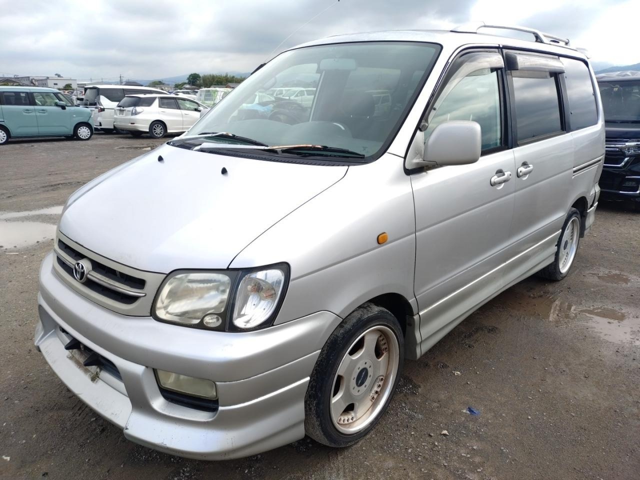 Toyota TOWNACE NOAH 2000 7165183-2