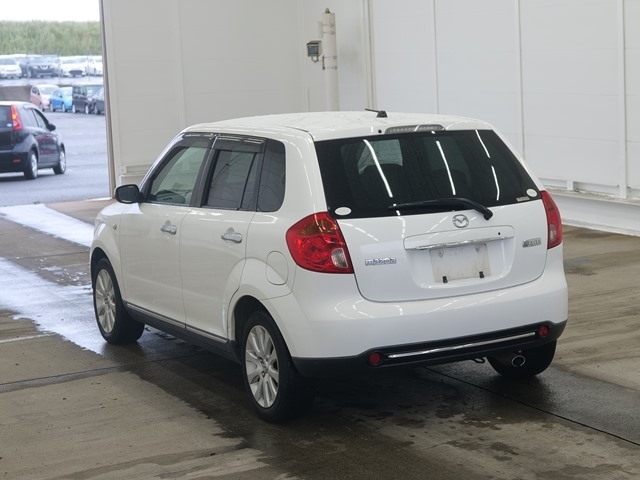 Mazda VERISA 2006 7230409-1