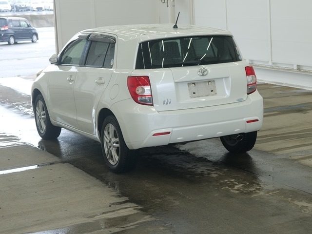 Toyota IST 2010 7240710-1