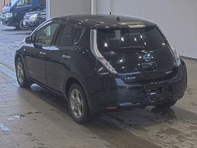 Nissan LEAF 2012 7328996-1