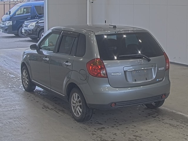 Mazda VERISA 2005 7335541-1
