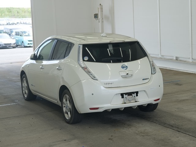Nissan LEAF 2014 7369250-1