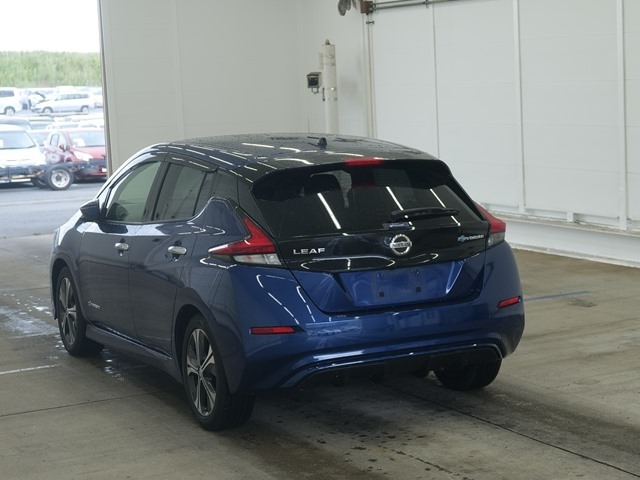 Nissan LEAF 2017 7518256-1