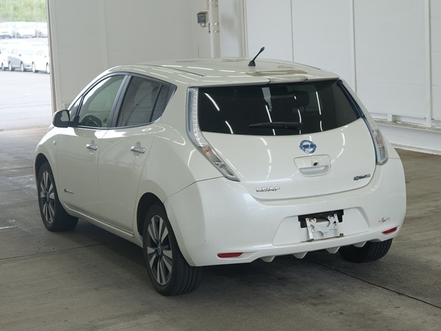 Nissan LEAF 2015 7632511-1