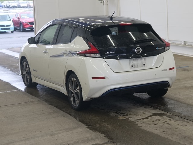 Nissan LEAF 2018 7645937-1