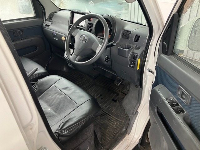 Toyota PIXIS VAN 2017 7674541-2