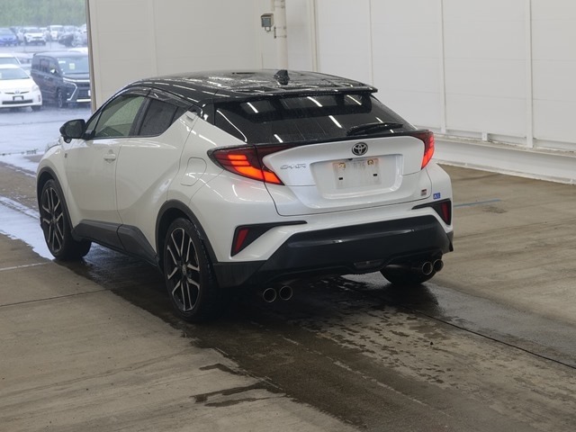 Toyota C-HR 2022 7749561-1