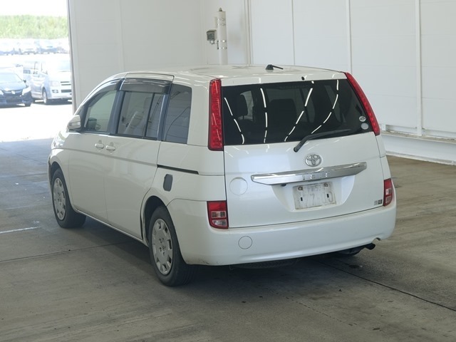 Toyota ISIS 2007 7939609-1