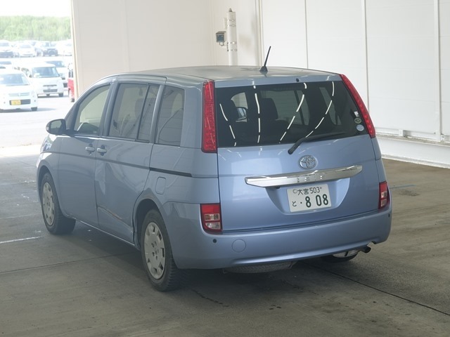 Toyota ISIS 2007 8124578-1