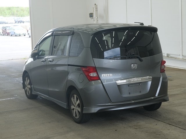 Honda FREED 2009 8212262-1
