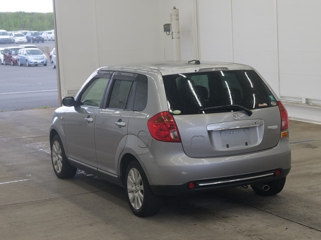 Mazda VERISA 2011 8212217-1