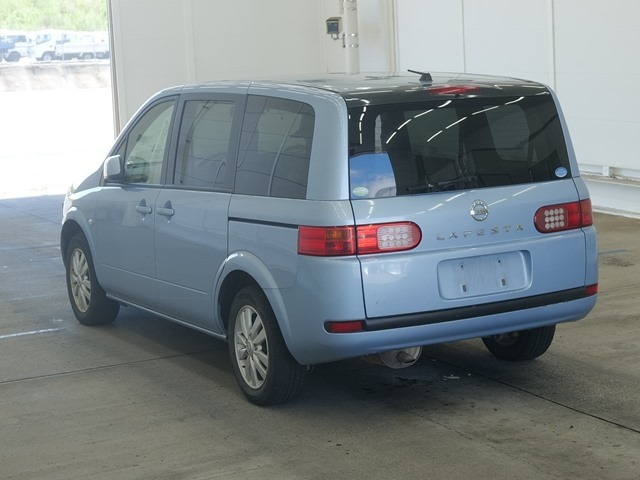 Nissan LAFESTA 2005 8215808-1