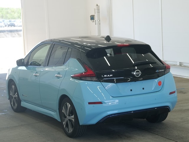 Nissan LEAF 2018 8226043-1