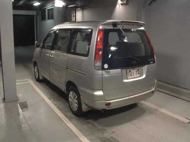 Toyota LITEACE NOAH 2001 8272100-1
