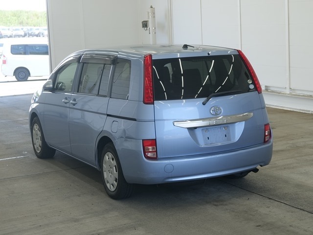 Toyota ISIS 2007 8307153-1