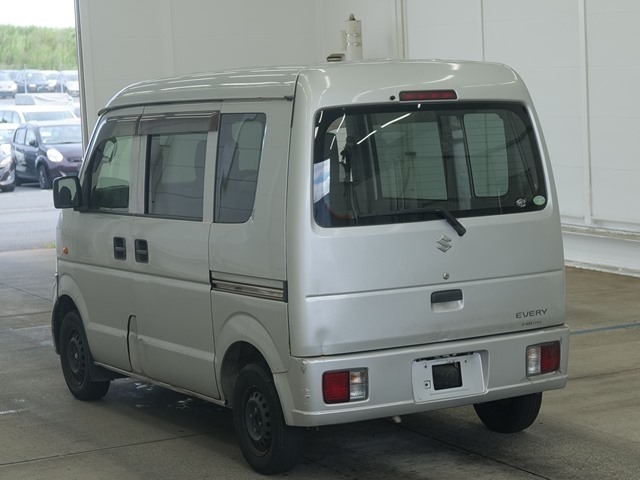 Suzuki EVERY 2014 8320334-1